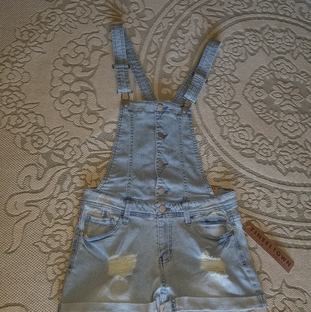 Light wash denim cargo short